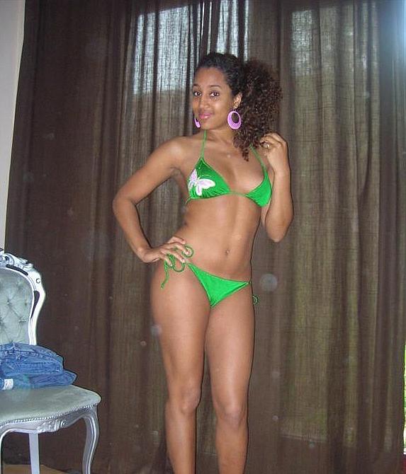 12P Stolen amateur shots of black teenies