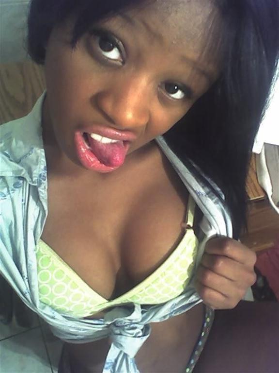 12P Stolen amateur shots of black teenies