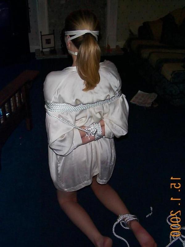 16P Amateur girlfriend gets gagged blindfolded and tied up