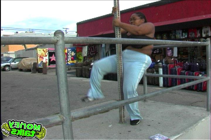 23P These amazing pics of this cute waitress gettin down and dirty after her shift f