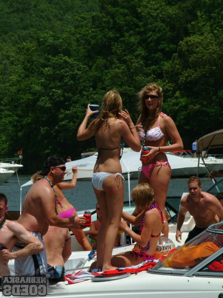 15P Nebraska Coeds go wild at Party Cove