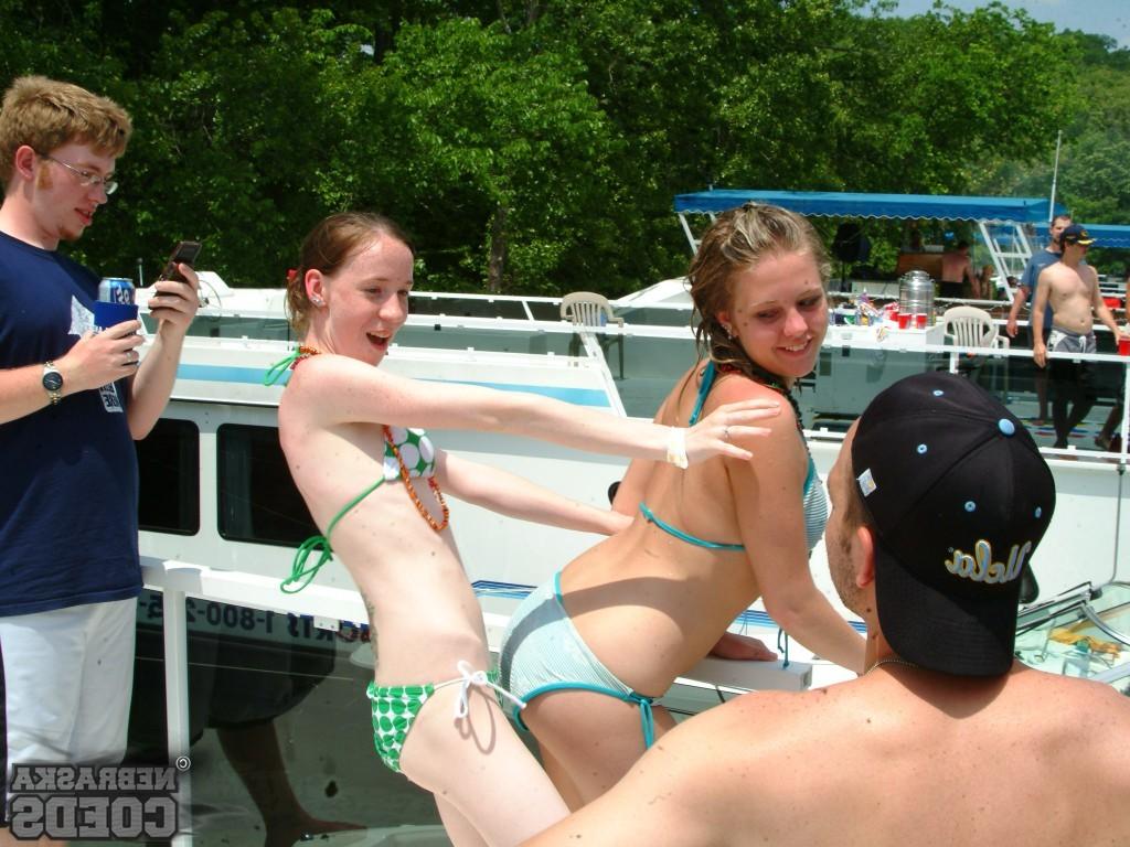 15P Nebraska Coeds go wild at Party Cove