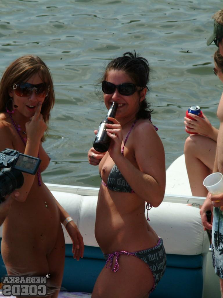 15P Nebraska Coeds go wild at Party Cove