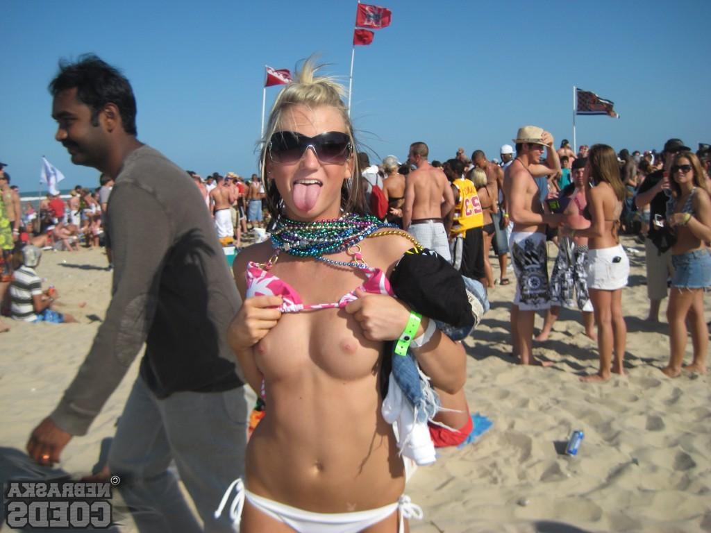 15P Nebraska Coeds get naked at Spring Break parties