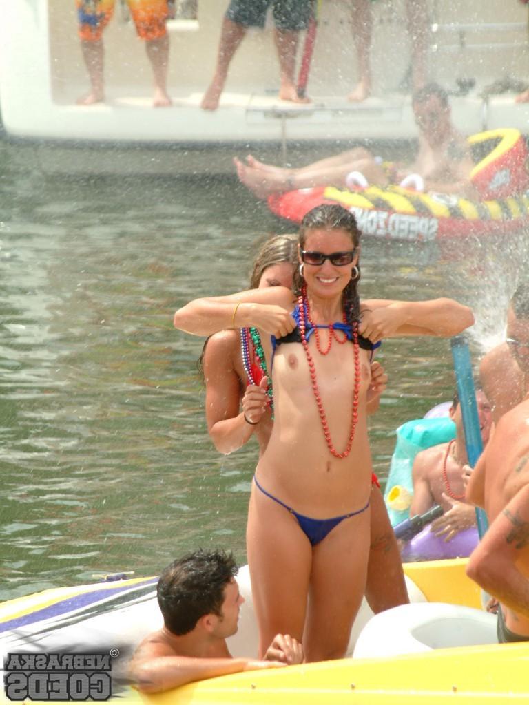 13P Nebraska Coeds flashing their tits at spring break