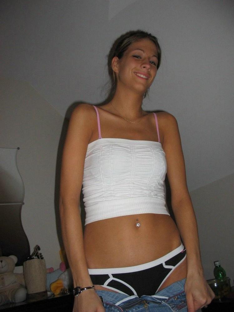 12P Homemade fresh pics of amateurs girls