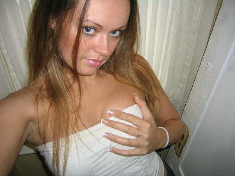 9P Girfriends threesome sex pictures