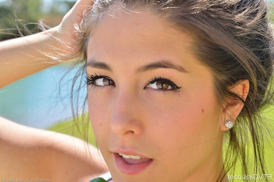 16P FTV Girls Natalie Exposing at the Gym