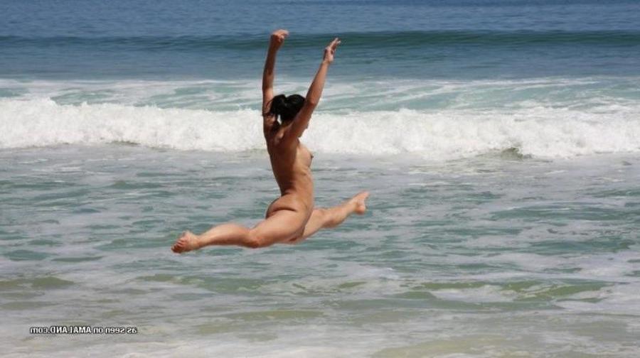 12P Wild amateur girlfriends posing for their pals outdoors