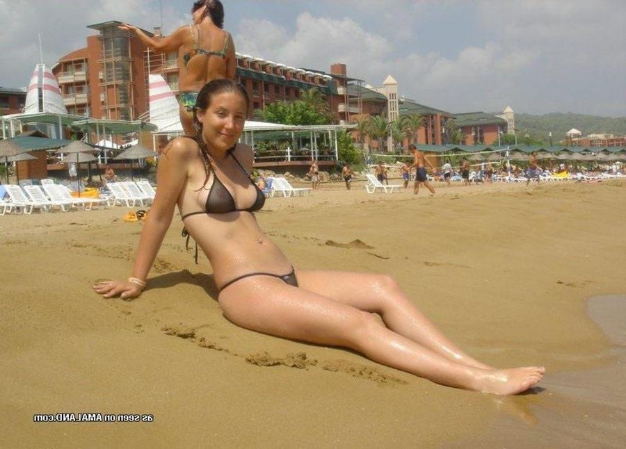 9P Collection of sexy girlfriends posing for the cam outdoors