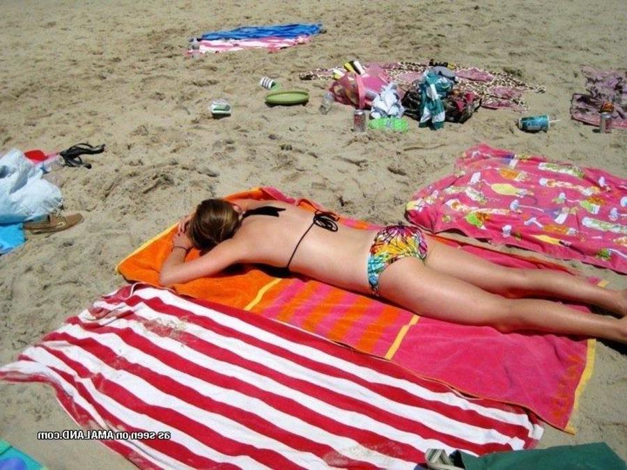 12P Collection of sexy amateur chicks having fun outdoors