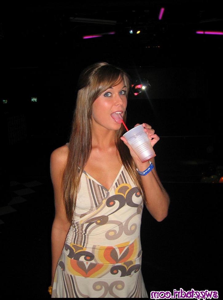 16P SweetAdri posing at the club opulence