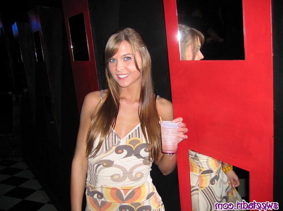 16P SweetAdri posing at the club opulence
