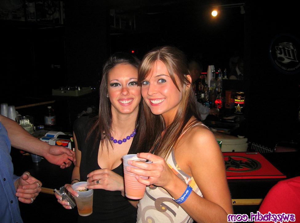 16P SweetAdri posing at the club opulence