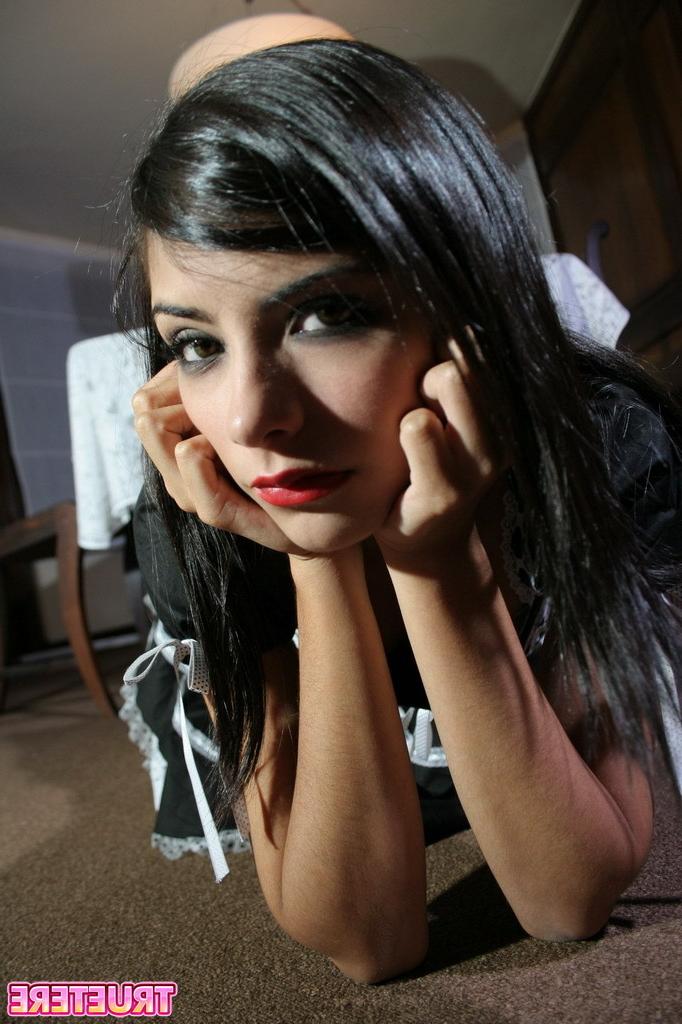 15P Sexy latina teen model