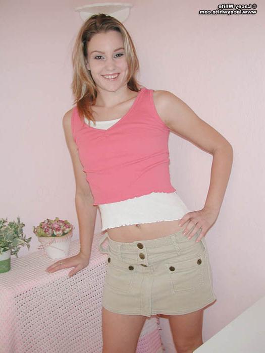 12P Lacey White gets naked and shows off