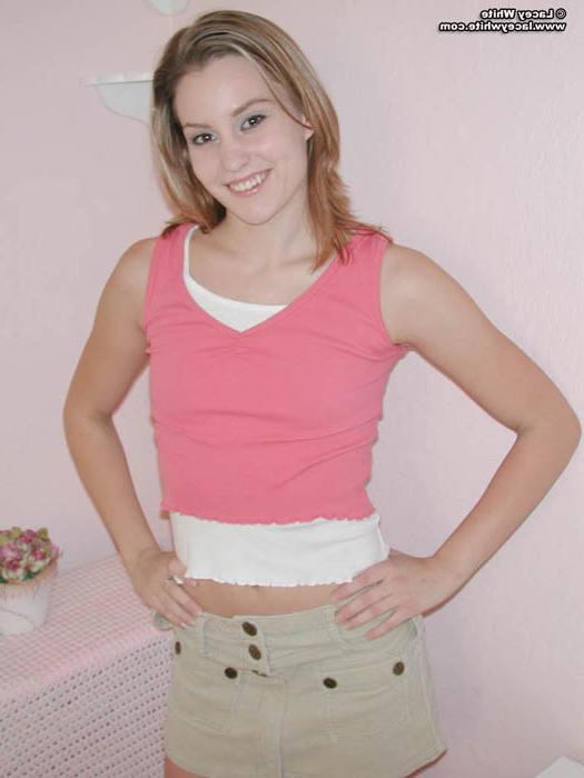 12P Lacey White gets naked and shows off