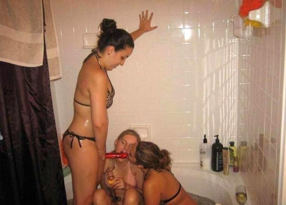 15P Teen lesbian gfs are licking and kissing  24
