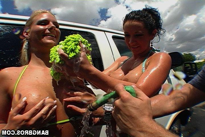 16P 16 pics of the hottest double team youll ever see. Watch these 2 prey on unsuspe