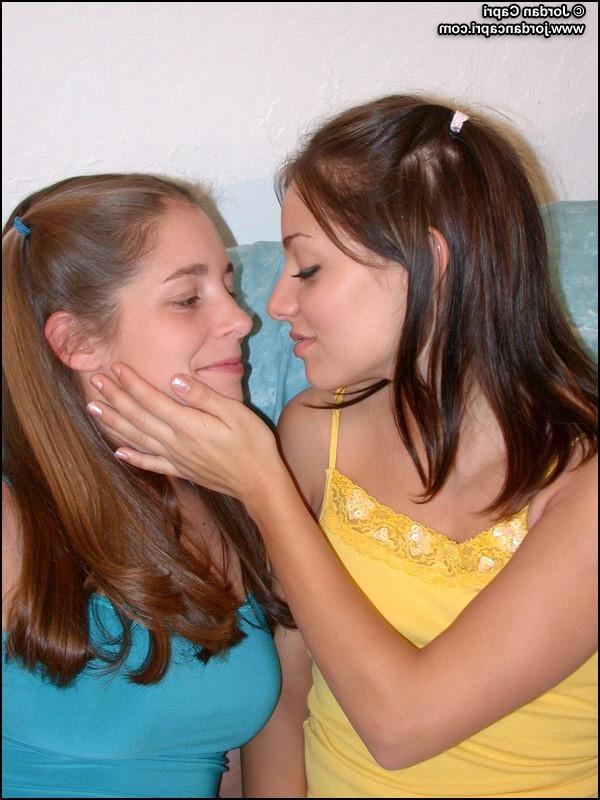 16P Jordan Capri and Tawnee Stone kissing for the first time!