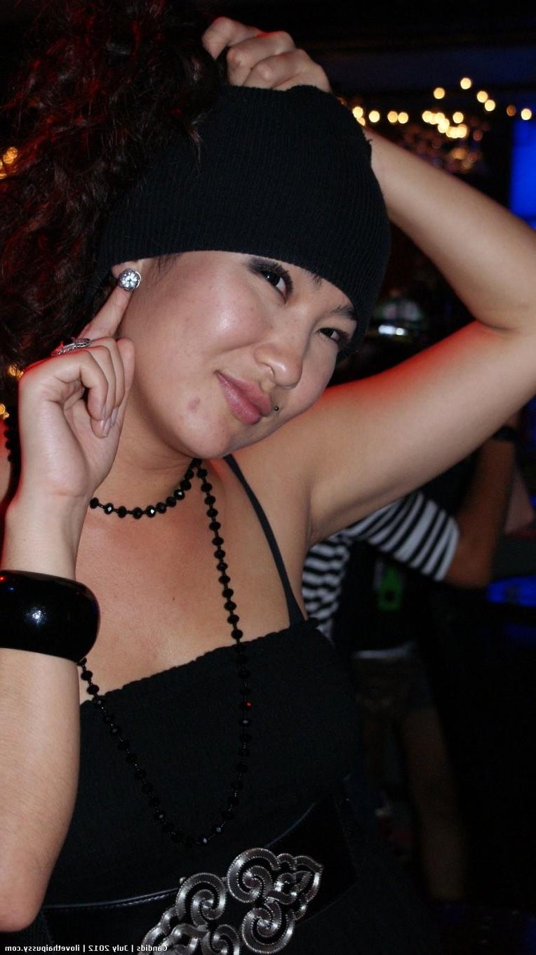 25P Sexy Thai Whores spreading perfect bubble butts asses fucked hard asian sluts