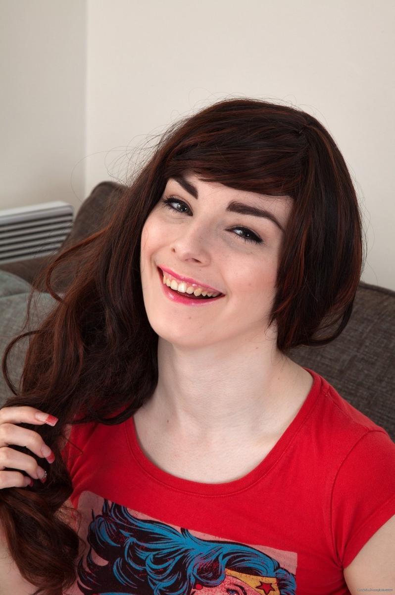 15P Hairy teen babe Melody Wilde spreading her tasty unshaven pussy