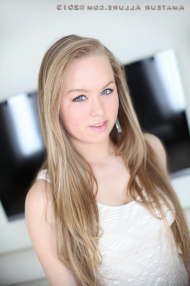 16P Teen watching with her blue eyes while blowing cock
