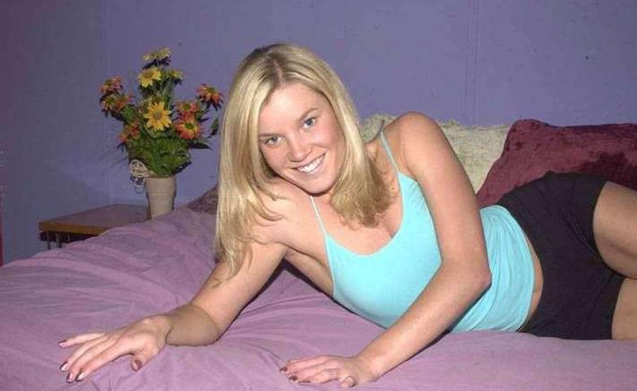 15P Wife in naked poses