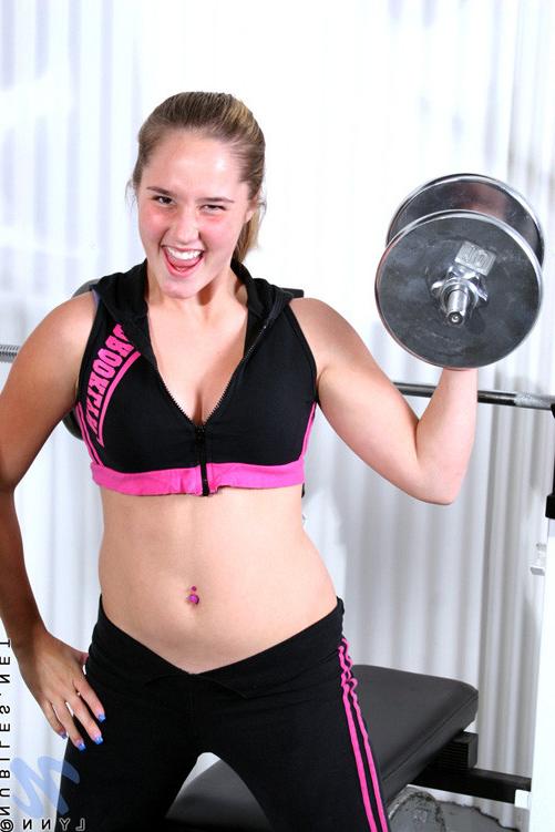 14P Chubby nubile in gym masturbates after work out