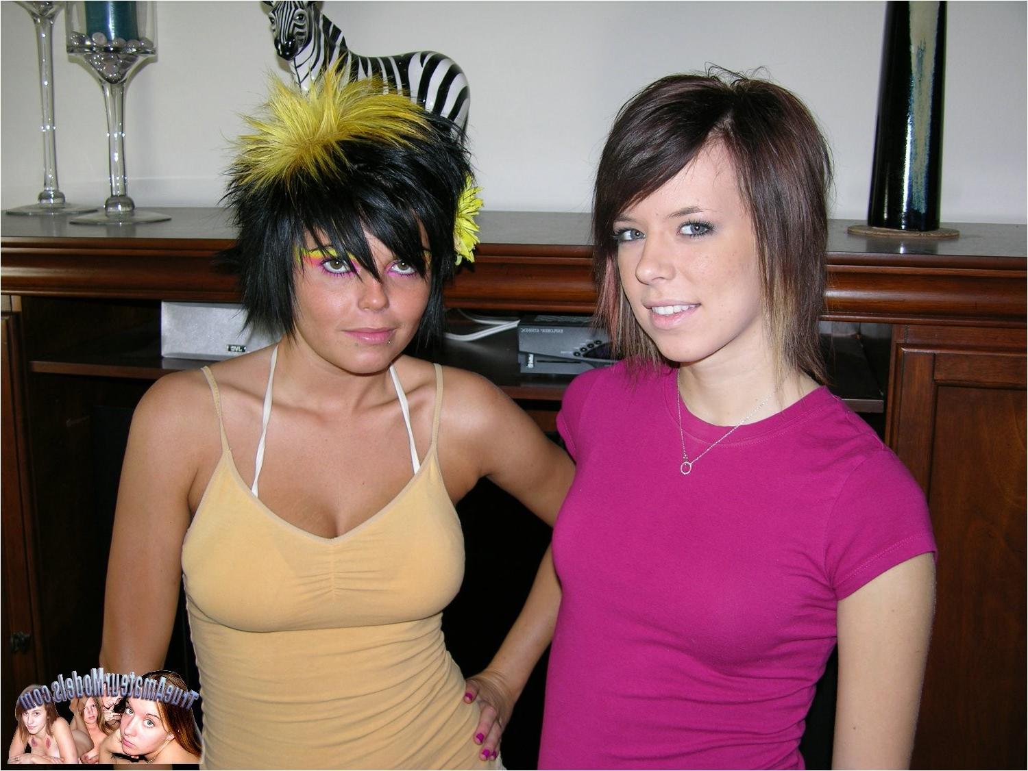 10P Two Hot Amateur Teens Modeling Nude Together At Same Time