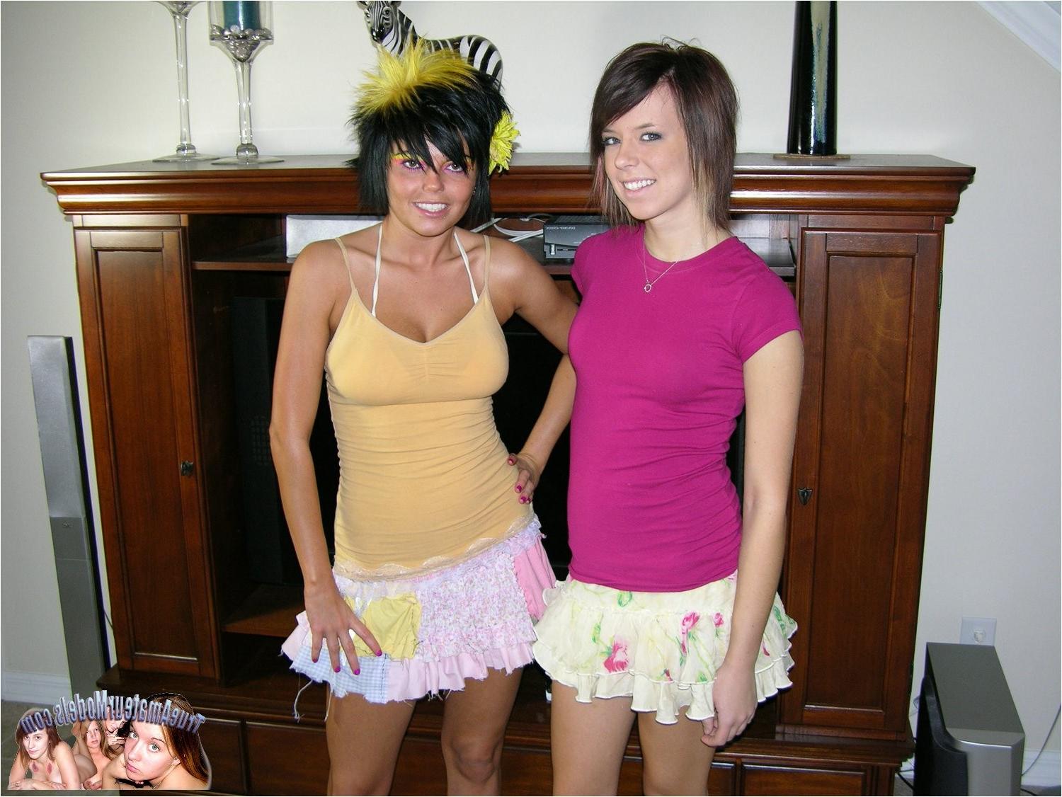 10P Two Hot Amateur Teens Modeling Nude Together At Same Time