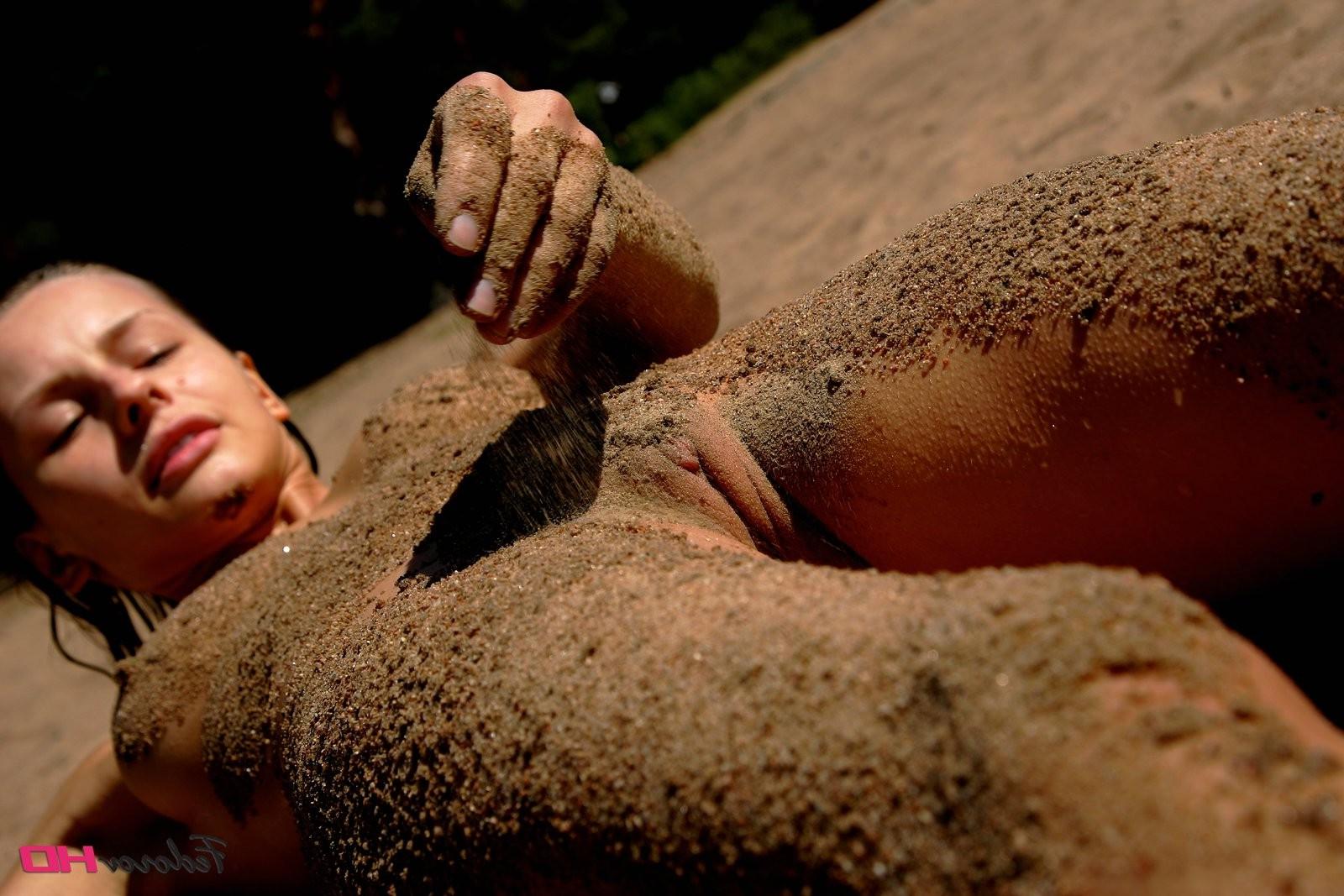 12P Fedorov-hd-Vika-sand-stories-sweet-russian-teen-naked-beach