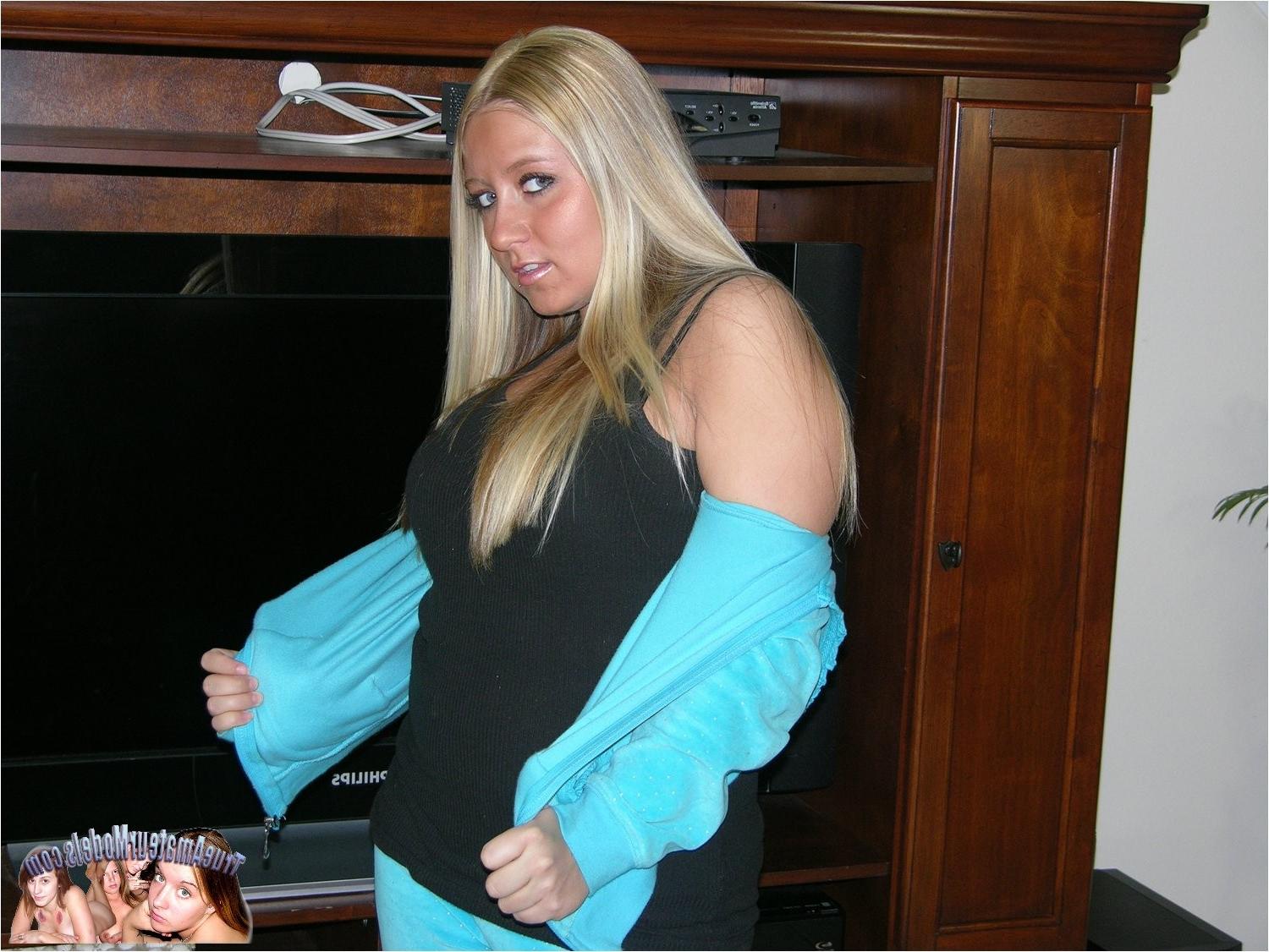10P Hot Amateur Blonde Babe Modeling Nude