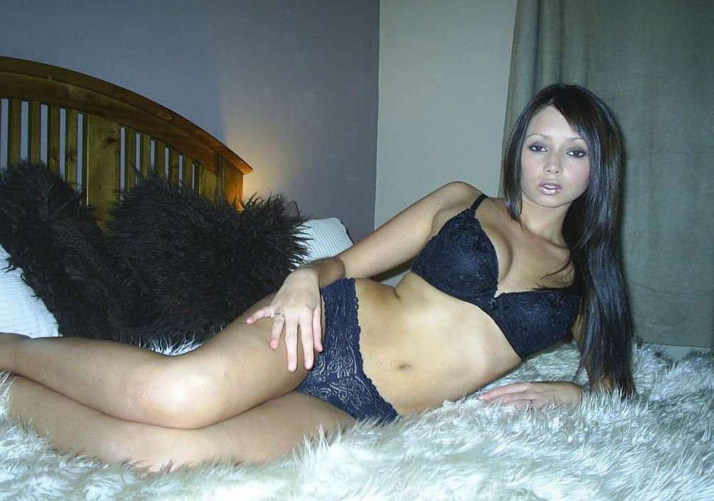 15P Wife in lingerie