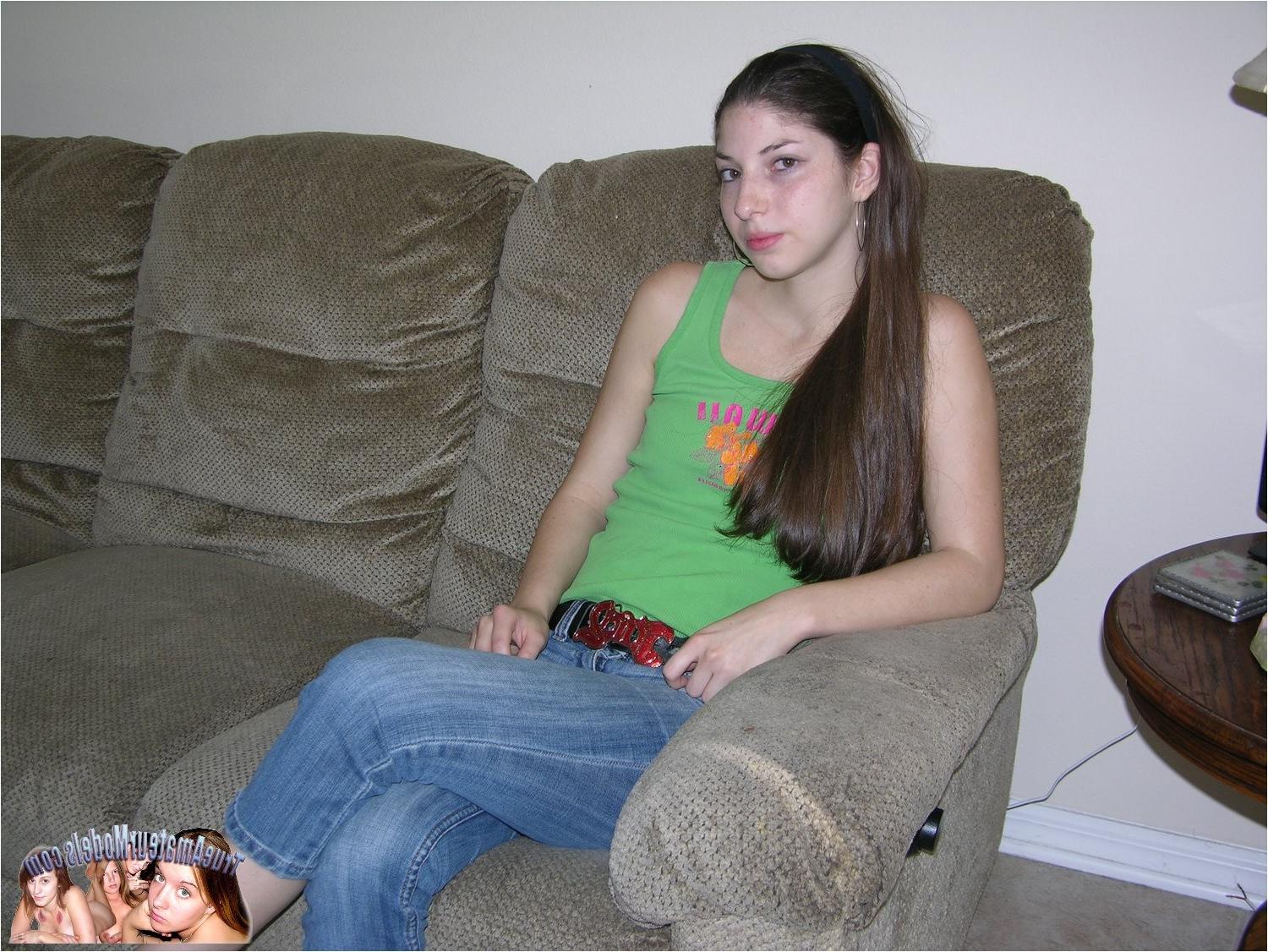 10P Barely Legal And Flatchested Teenager Spreading Nude