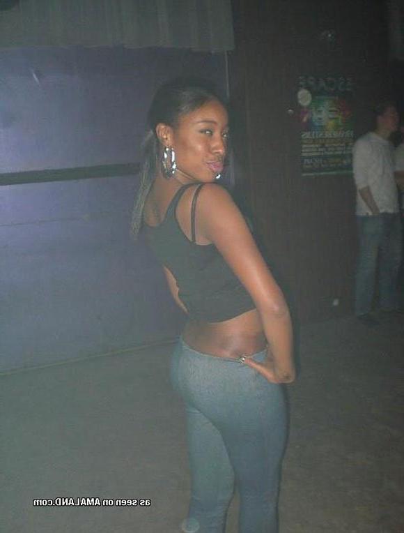 12P Ebony club girls having fun in the club