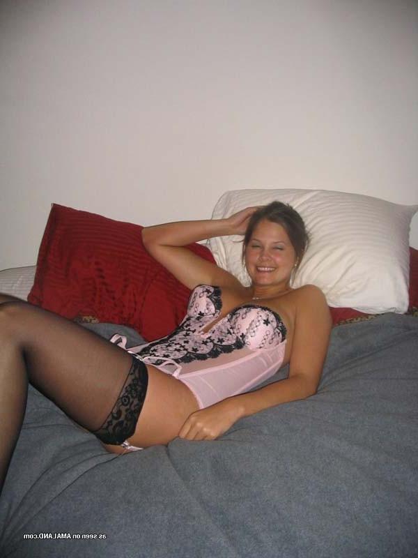 15P Wife in lingerie