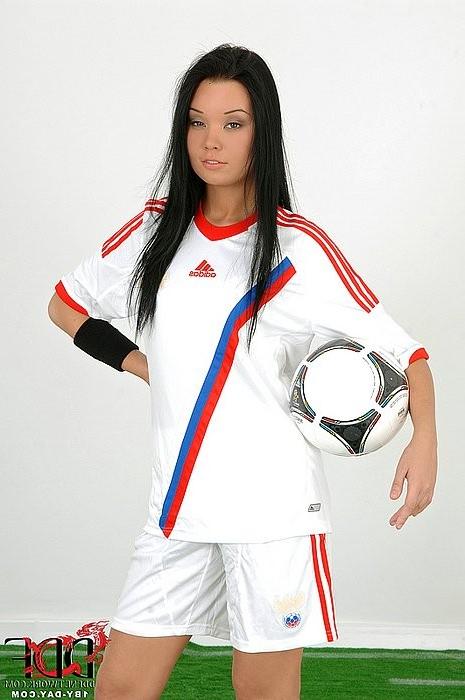 16P Chudina amateur brunette teen Russian babe strips