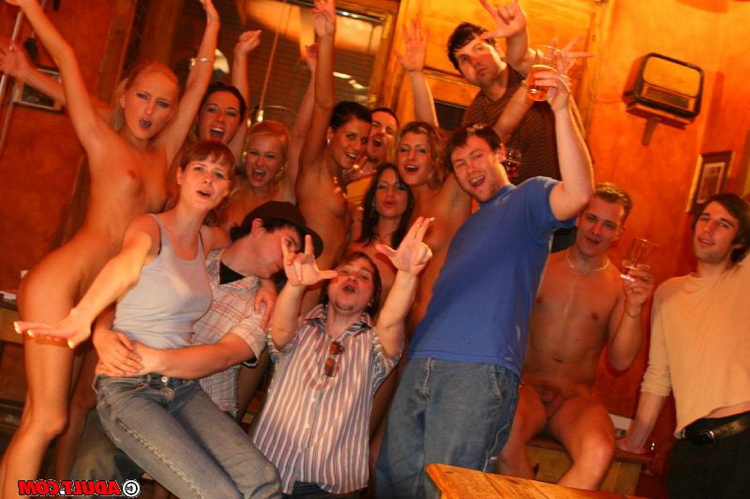 18P Wild Orgy At A Hollywood Sex Club