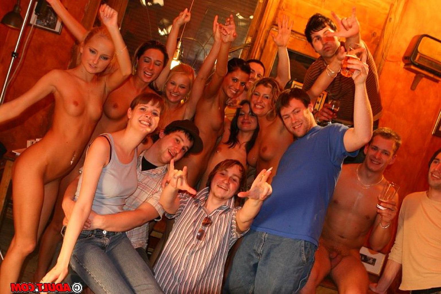 18P Wild Orgy At A Hollywood Sex Club
