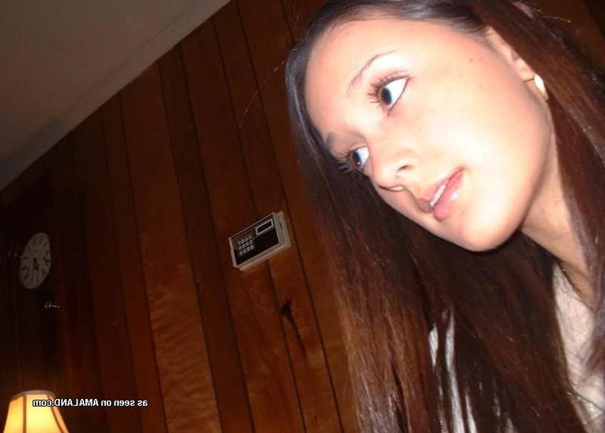 9P Sexy amateur busty vain Latina GF