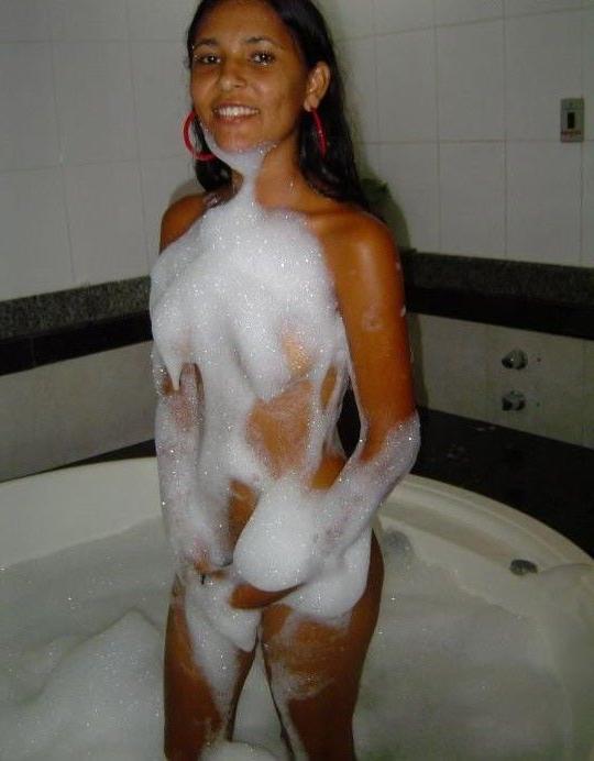 15P A hot Latina chick gets naked