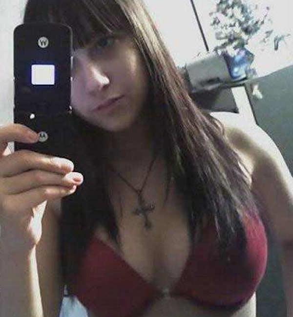 15P Nice amateur Latina hottie selfshooting