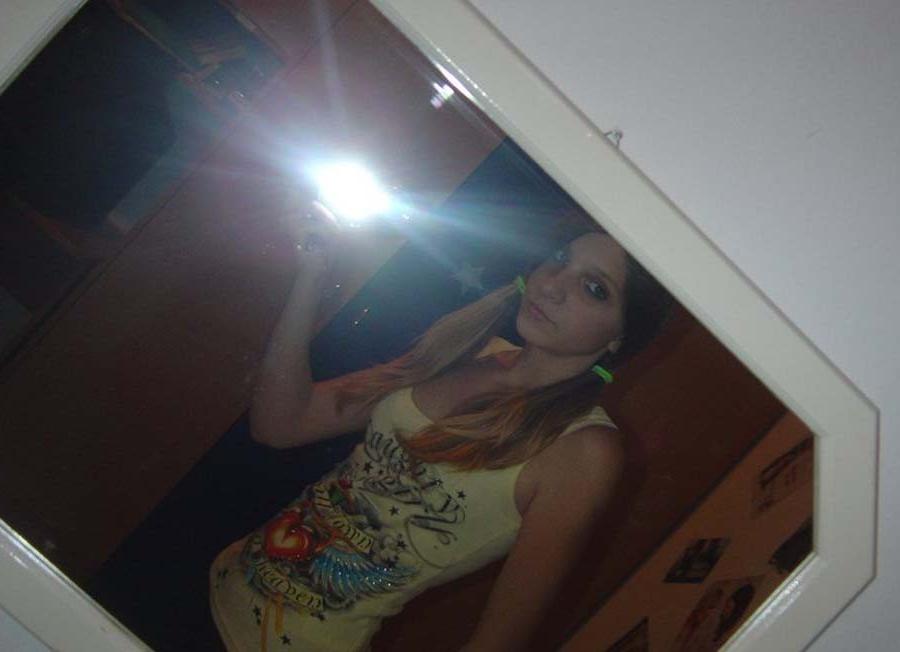 15P Sexy amateur Latina cutie camwhoring