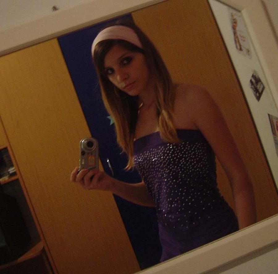 15P Sexy amateur Latina cutie camwhoring