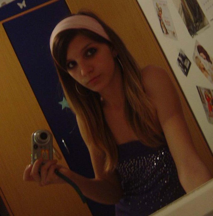 15P Sexy amateur Latina cutie camwhoring