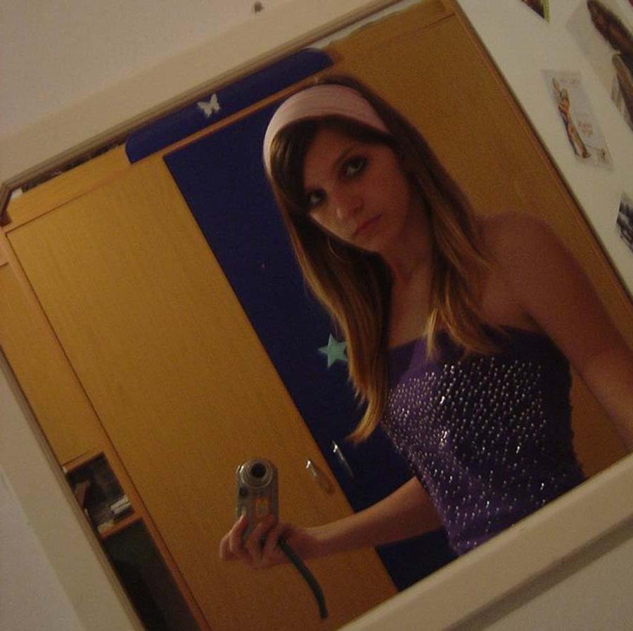 15P Sexy amateur Latina cutie camwhoring