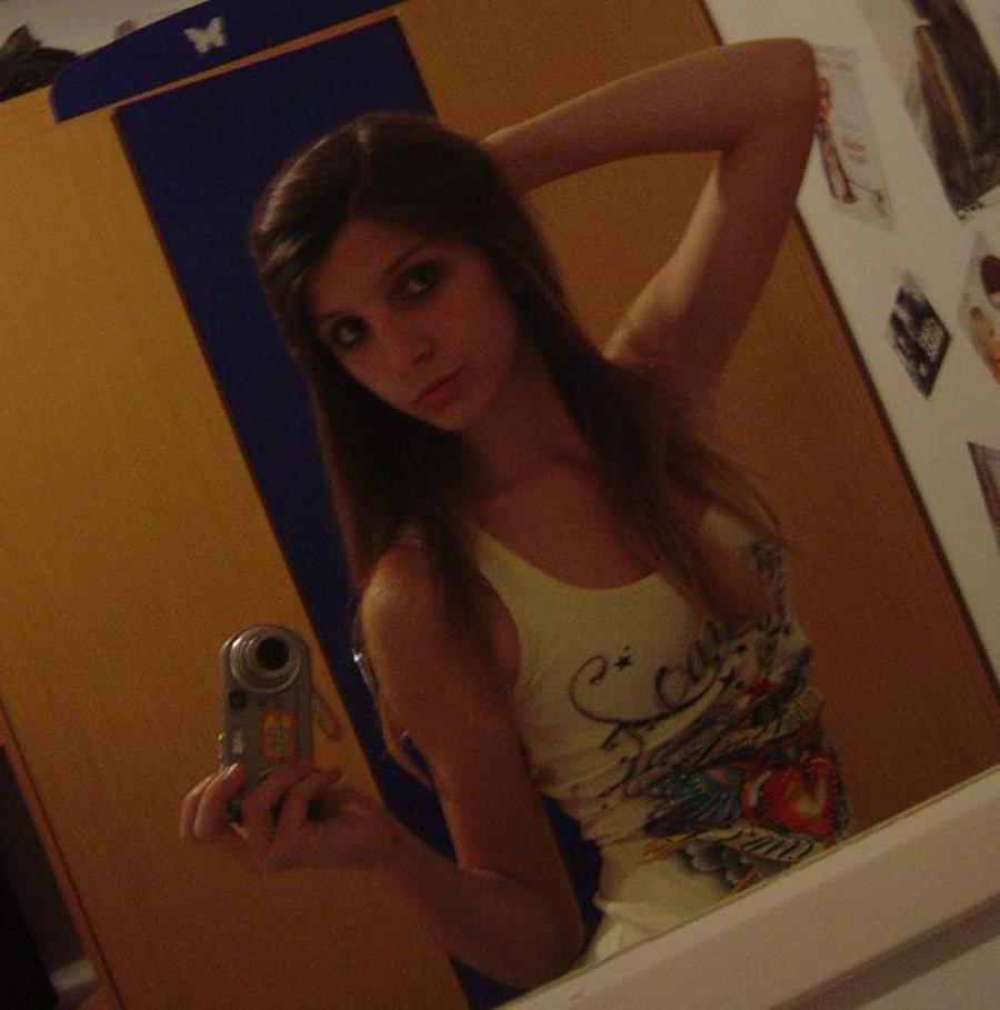 15P Sexy amateur Latina cutie camwhoring