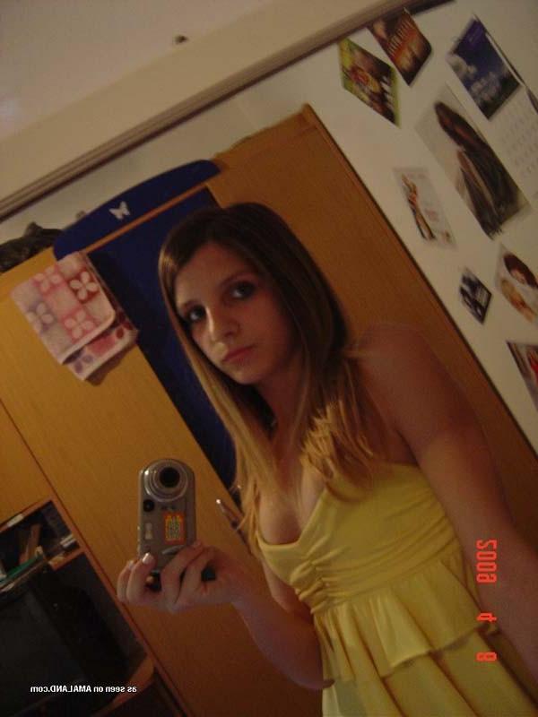 15P Sexy amateur Latina cutie camwhoring