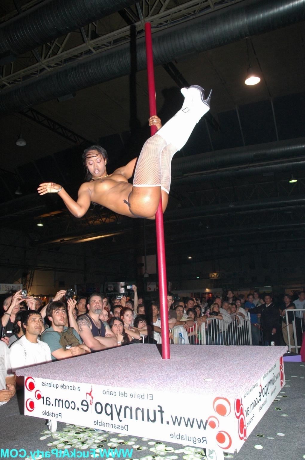 16P Vip club fuckatparty
